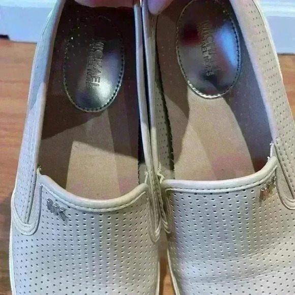 MICHAEL Michael Kors | Perforated Leather Slip-On Sneaker Light Pink 9 - Picture 3 of 7